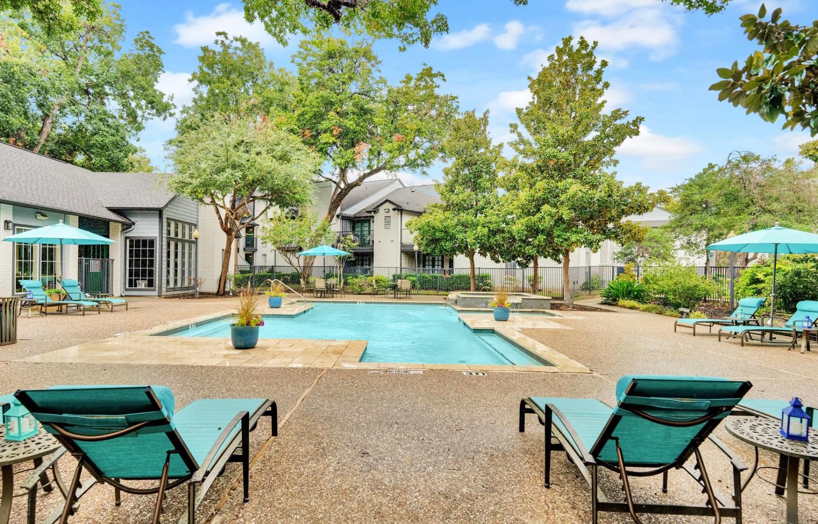 the pool at The Westmount at River Park