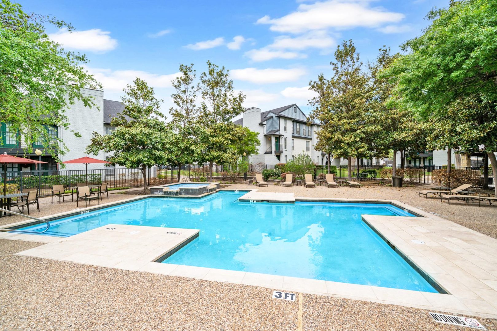 the pool at The Westmount at River Park